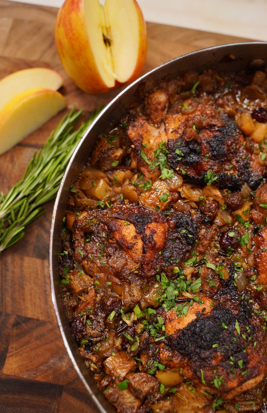 HARVEST CHICKEN & WILD RICE BAKE WITH APPLES, CRANBERRIES & PECANS